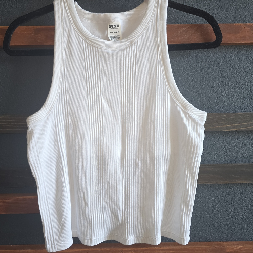 PINK Victoria's Secret White Ribbed Shelf Bra Tank Top Size L. NWOT.